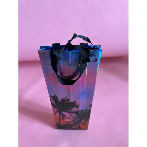 Gucci Limited Edition 2019 Paper Reusable Shopping Bag Rope  18" x 6.5 " x 1.5" - Picture 3 of 9